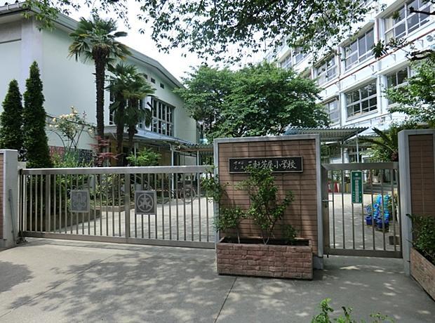 Primary school. 274m to Setagaya Ward Sangenjaya Elementary School