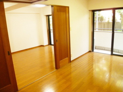 Other room space. Western-style flooring ☆