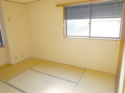 Other room space. Japanese-style room 6 quires! Sunny