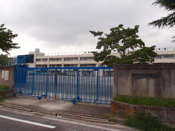 Primary school. 447m to Setagaya Ward Kitami elementary school (elementary school)