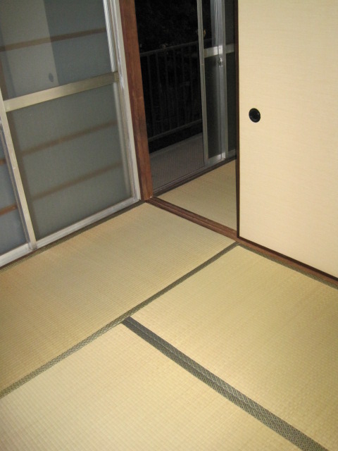 Living and room. Japanese-style room is 3