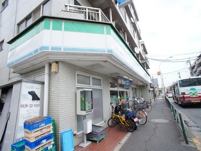 Convenience store. 263m to Family Mart (convenience store)