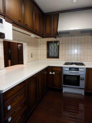 Kitchen. Spacious U-shaped counter kitchen