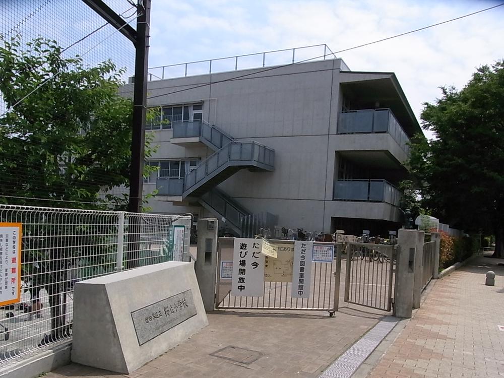 Primary school. Sakuragaoka to elementary school 470m