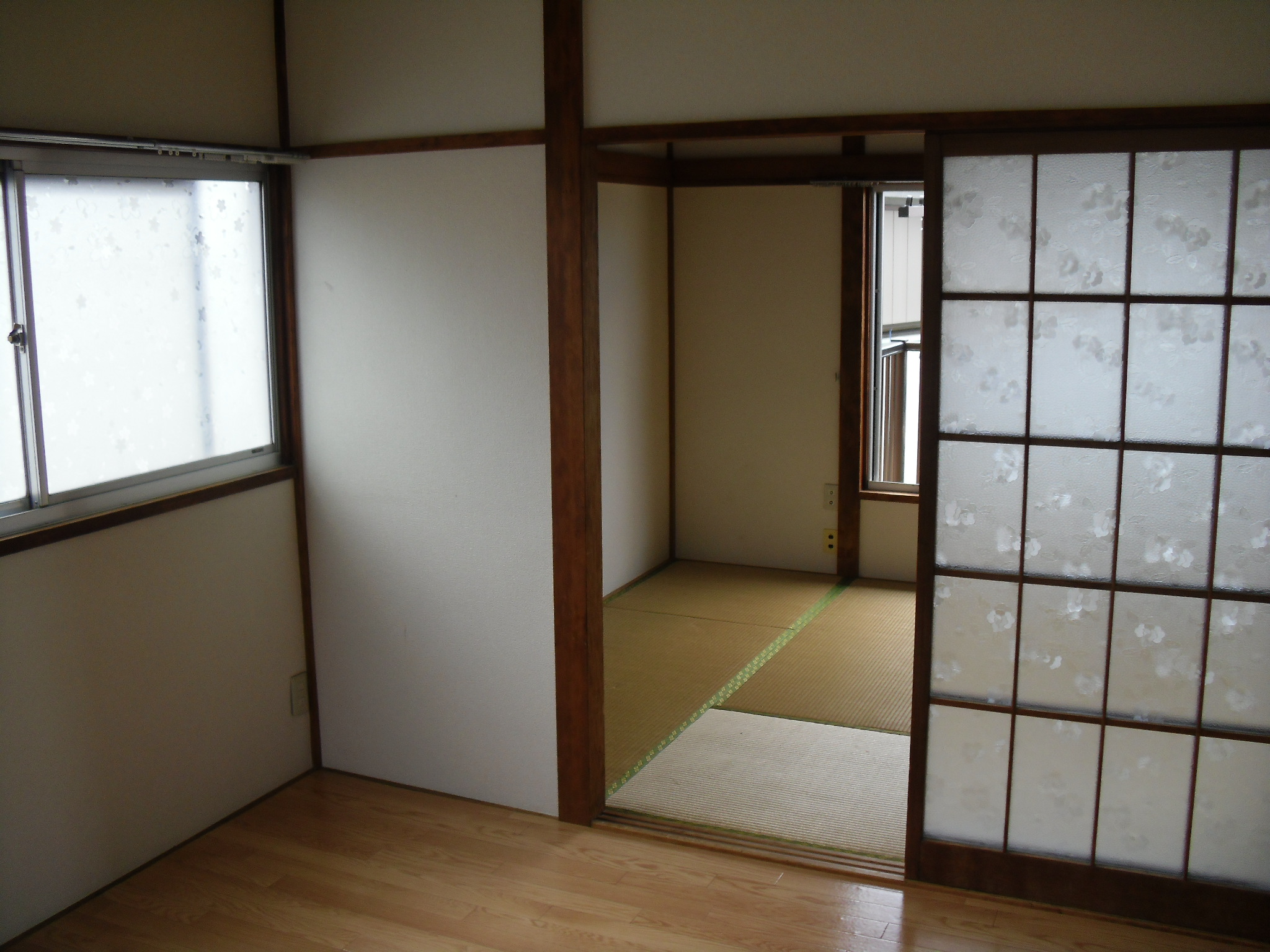 Living and room. Japanese-style room from DK side