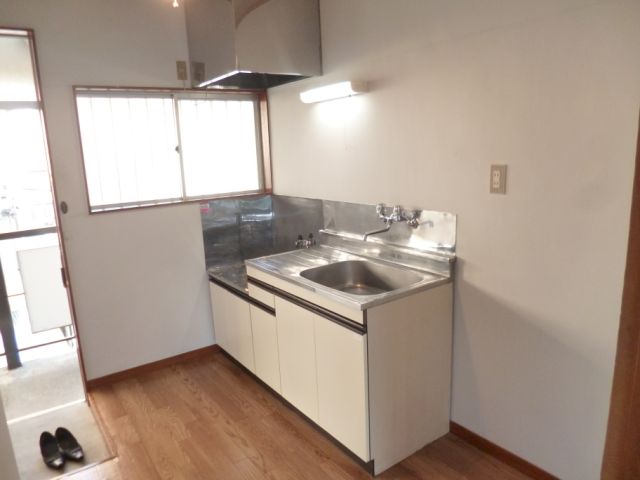 Kitchen. Kitchen space that can ventilation with windows