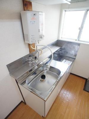 Kitchen. Gas stove is correspondence kitchen ☆