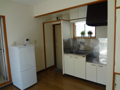 Kitchen. refrigerator ・ And gas stove installed.