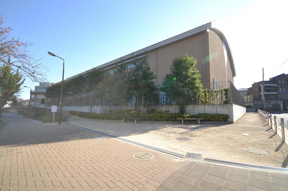 Other local. You can Going the promenade to Kyuden elementary school and proceed to Karasuyama Station direction. Local (12 May 2012) shooting