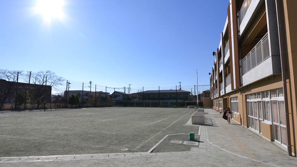 Primary school. Municipal Kyuden elementary school About 620m