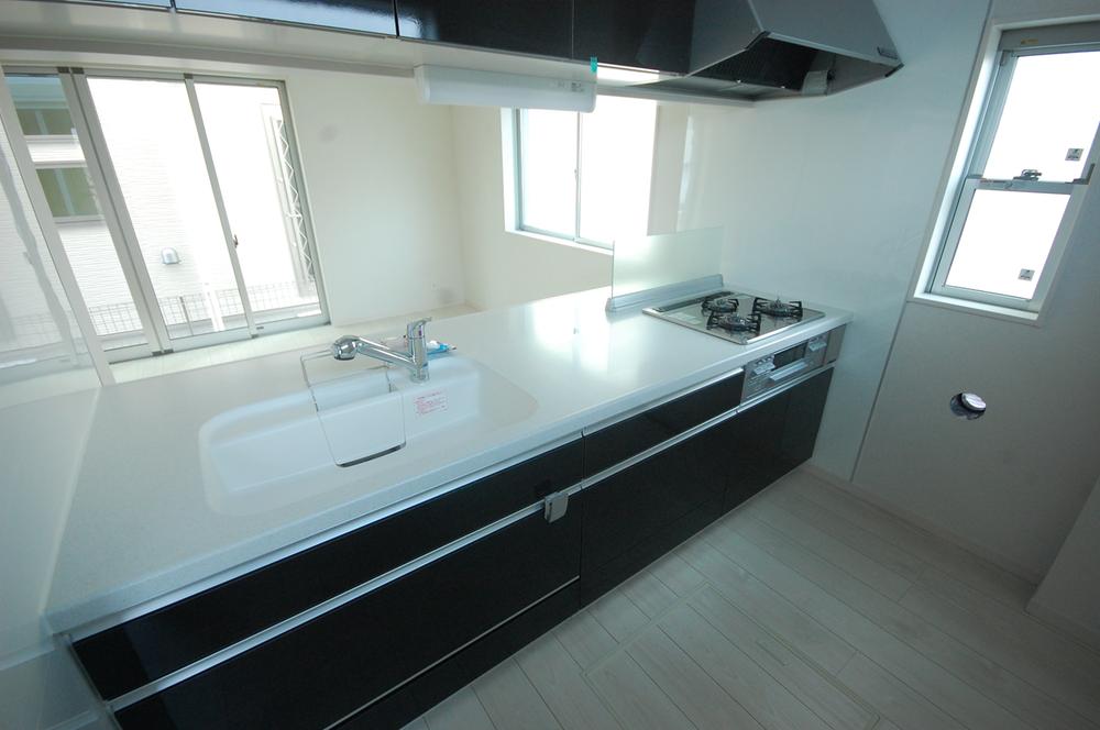 Same specifications photo (kitchen)