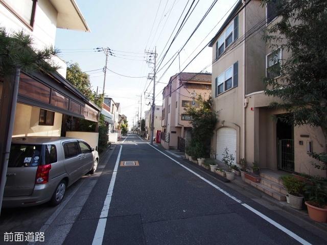 Local photos, including front road. Frontal road