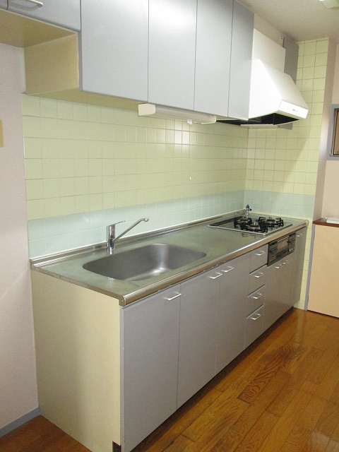 Kitchen. Same property separate room