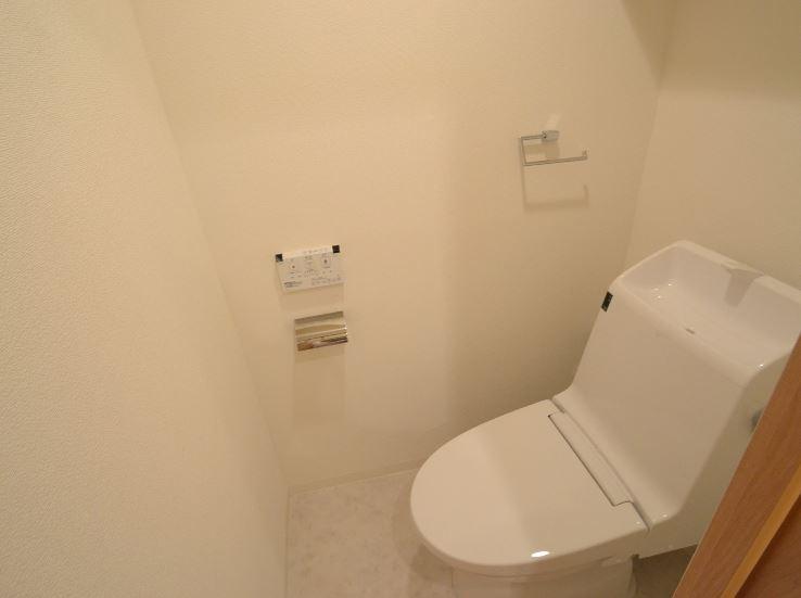 Toilet. Weekday of your tour is also available ☆ Please feel free to contact us please visit on the day