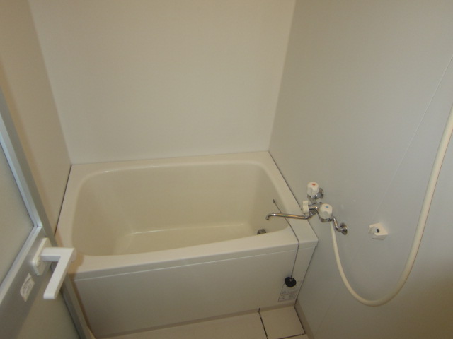 Bath.  ■ With reheating function