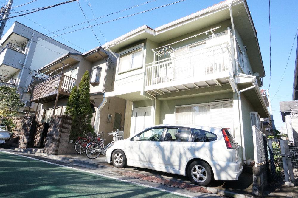 Local appearance photo. Used House for Setagaya Matsubara 2-chome. Keio Line ・ Inokashira "Meidaimae" Station 6-minute walk, Inokashira is "Higashimatsubara" station 7-minute walk of the good location. Although it is in the current state residence, You can preview by appointment. Please have a look once.