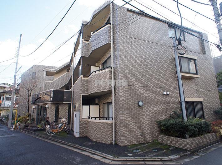 Local appearance photo. Low-rise apartment tube nestled in a quiet residential area Management Fee: 8,700 yen / Month repair reserve: 2,600 yen / Month