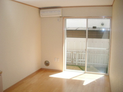 Living and room. It is south-facing sunny rooms