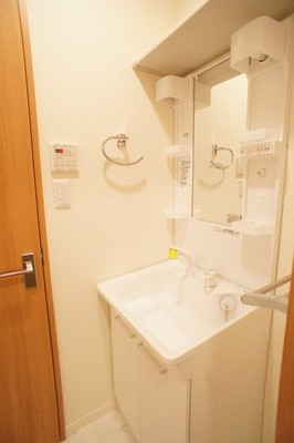 Washroom. Since shampoo dresser equipped, Morning of the dressing is also easy travel ☆