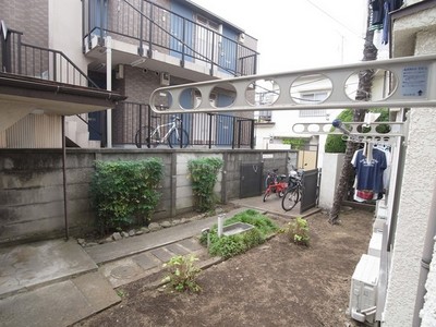 Balcony. Laundry is Jose in the garden