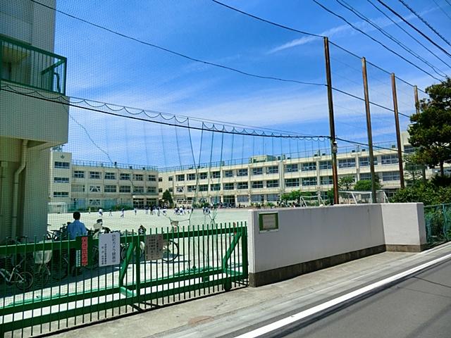 Junior high school. 171m to Setagaya Ward Matsuzawa Junior High School