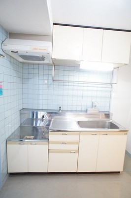 Kitchen. Two-burner stove can be installed ☆