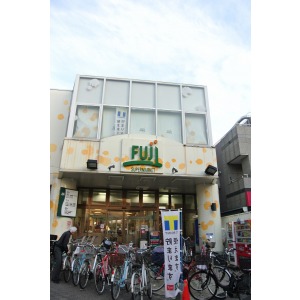 Convenience store. YSPS Tamagawa hospital shop until the (convenience store) 317m