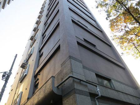 Local appearance photo. South-facing each is a positive per good. Good views per 11 floor.