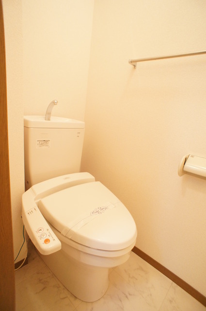 Toilet. It is popular with bidet! It maintains the integrity of cleanliness