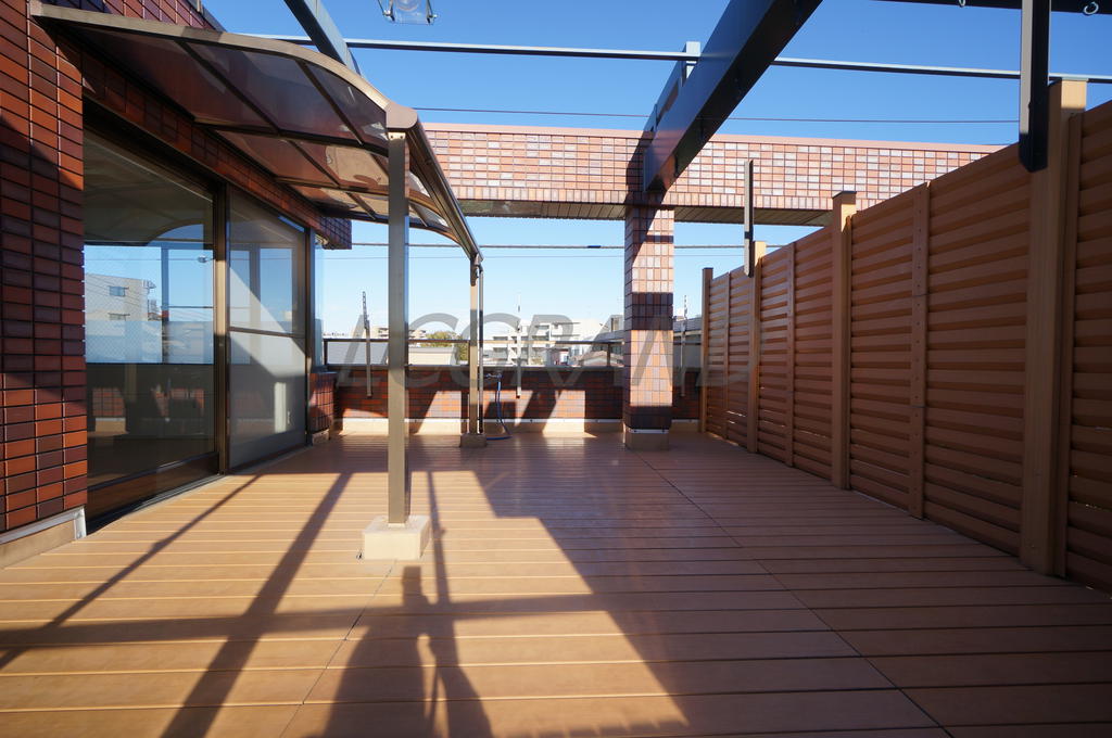 Balcony. Very large roof terrace. 