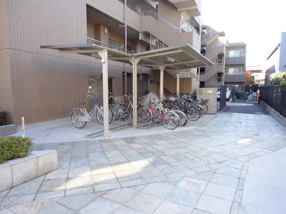 Other common areas. Common areas (bicycle parking and parking lot)