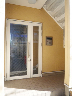 Entrance. With auto lock