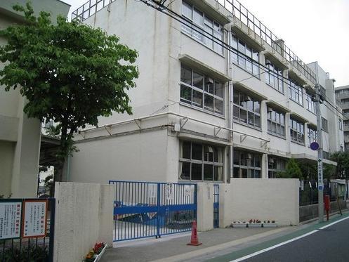 Primary school. 169m to Setagaya Ward Kamikitazawa Elementary School