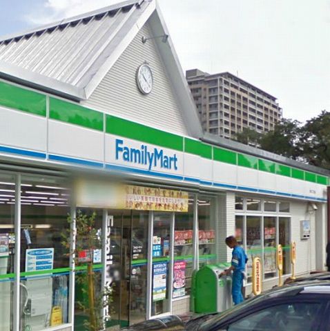 Convenience store. FamilyMart 339m to Setagaya Mawarisawa store (convenience store)