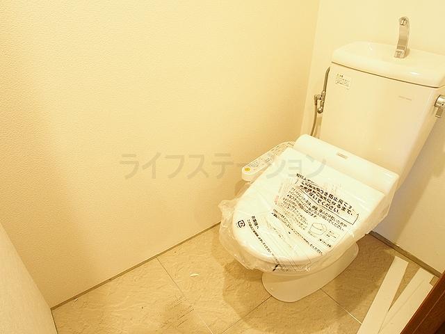 Toilet. Indoor (11 May 2013) shooting (under construction)