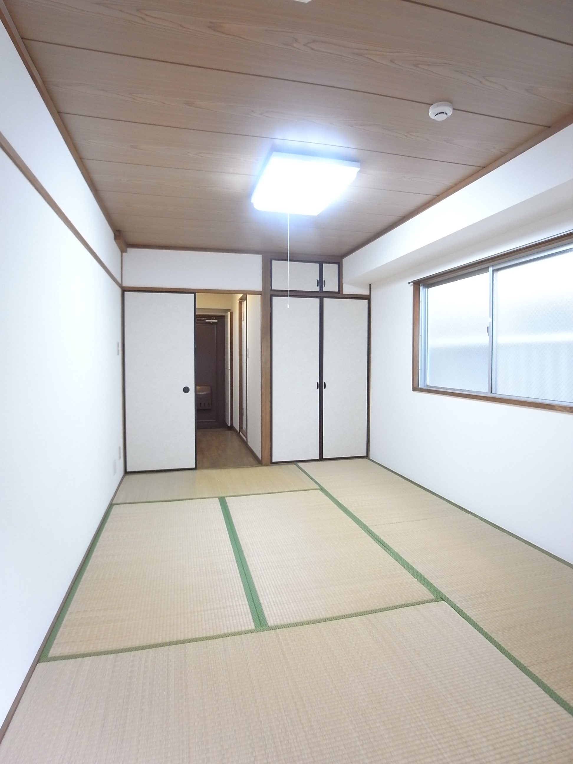 Living and room. Storage side Japanese-style room 6 tatami 2