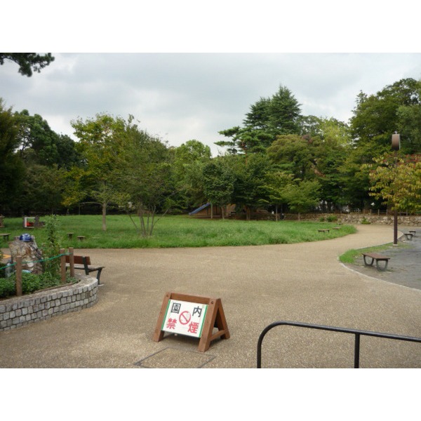 park. 963m to Setagaya Park (park)