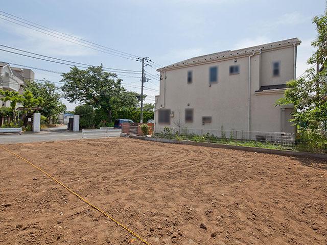 Local land photo. Per yang, Ventilation is good. Because you can see many green, Landscape is also good.