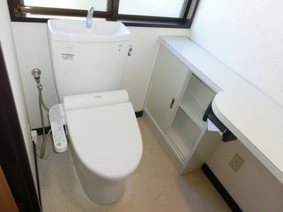 Toilet. With counter ・ Toilet is equipped with Washlet