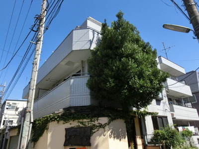 Building appearance. Three stories ・ It is the apartment of a stylish appearance