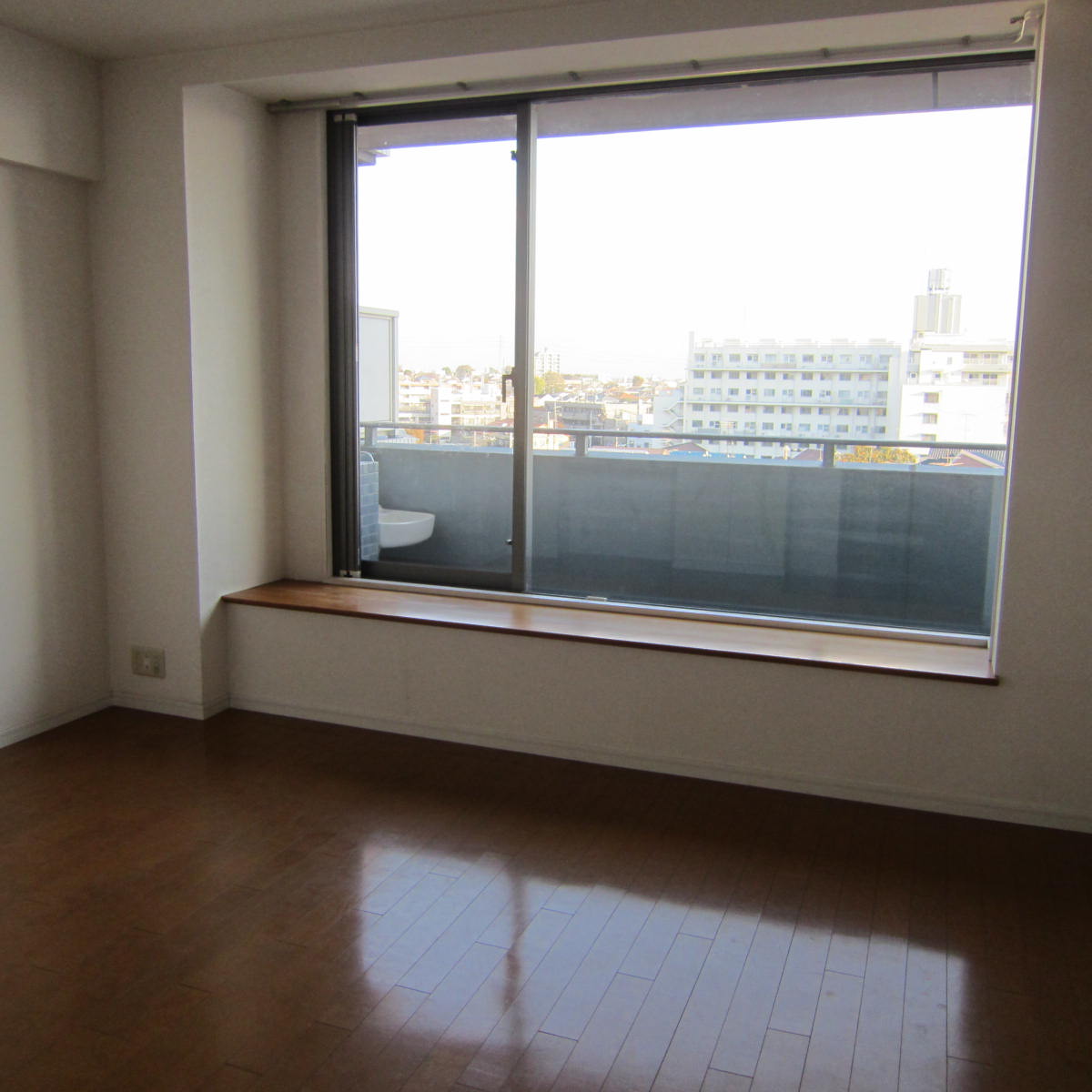 Living and room. Airy UP with large windows! Day ・ View ・ Very good ventilation! !