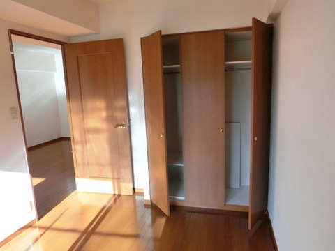 Other room space. Western-style 5 tatami storage closet