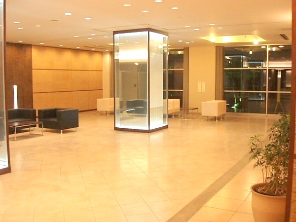 lobby. Wide entrance lobby space