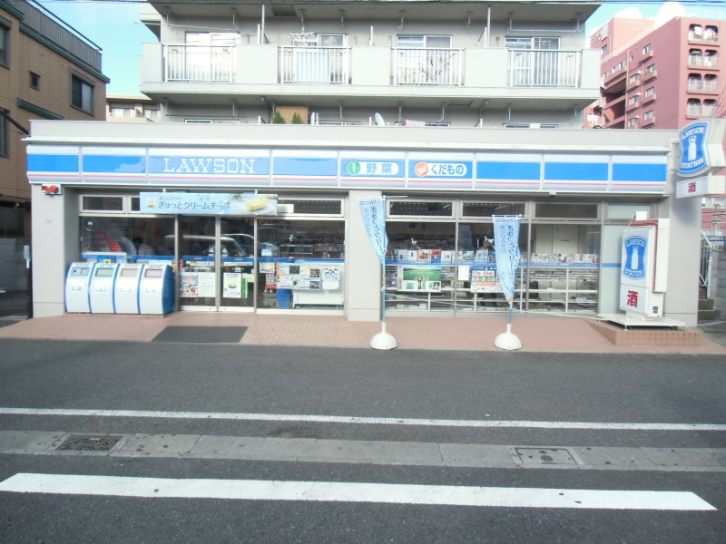 Convenience store. 200m to Lawson (convenience store)