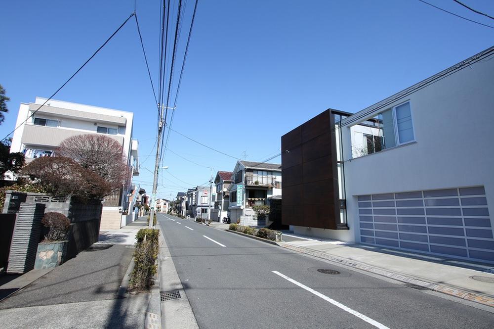 Other. A quiet residential area Around it is also beautiful houses