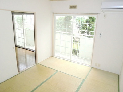 Other room space. It is a Japanese-style room 6 Pledge of southeast surface