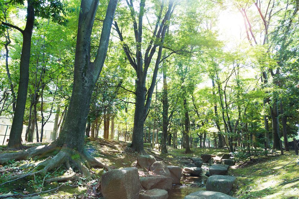 park. 270m to Komazawa Rokusen park