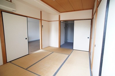 Living and room. Open can be Japanese-style room ☆ 