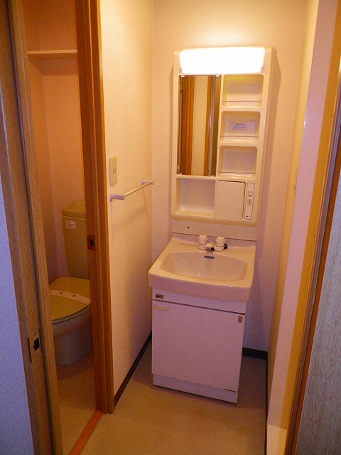 Washroom. Same property ・ Separate room