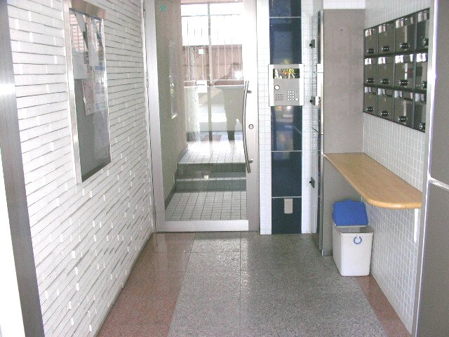 Entrance. With security camera auto-locking